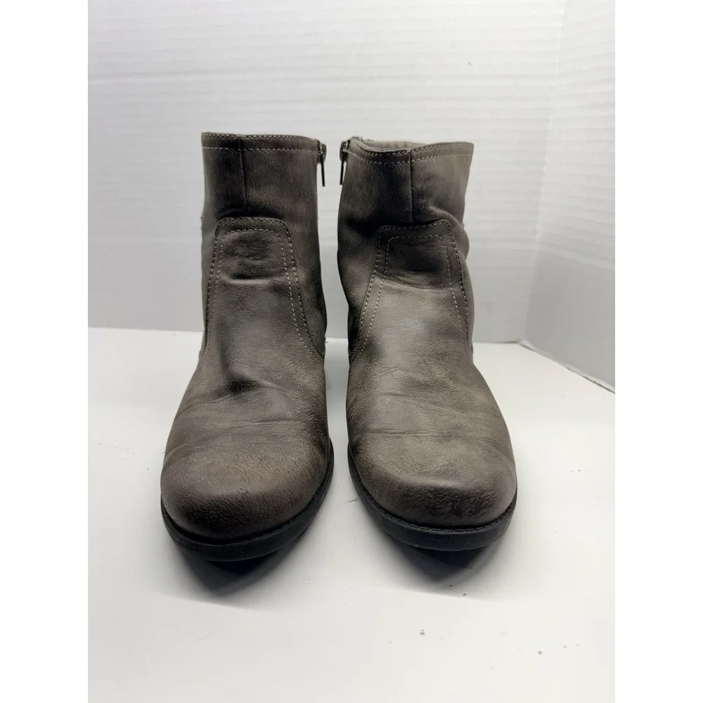 Anne Klein Sport‎ Women's Sz 9.5 Taupe/Brown Lanette Moto Buckle Ankle Boots